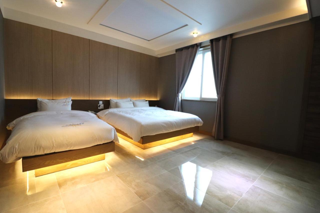 Hotel Airport Puszan Kültér fotó